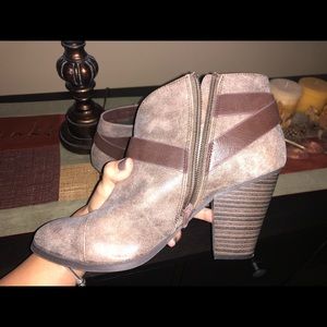 Ankle boots size 8